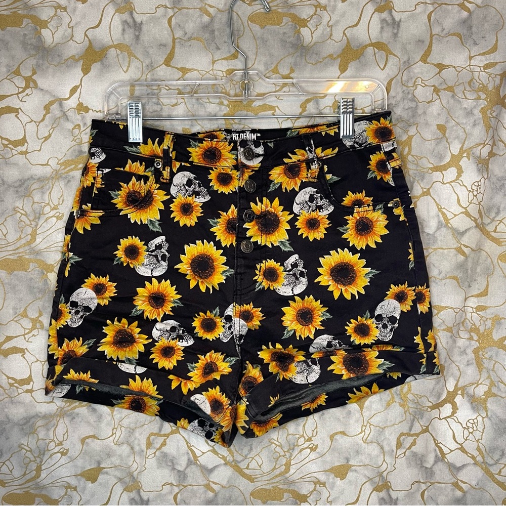 Hot Topic Denim Ultra Hi-Rise Button Front Short Size 11 Sunflower Skull Print